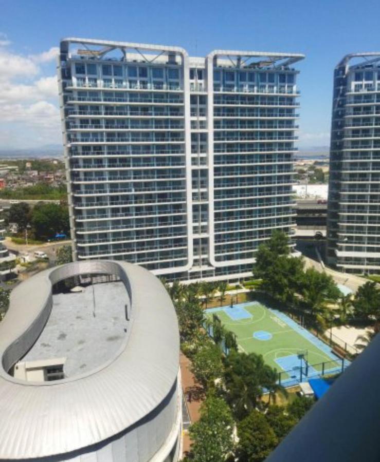 Home At Sm Bicutan マニラ市 エクステリア 写真